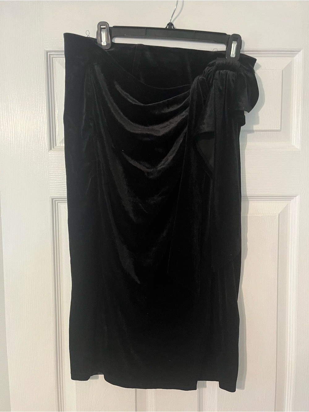 Black Velvet Draped Women’s Skirt with Side Bow